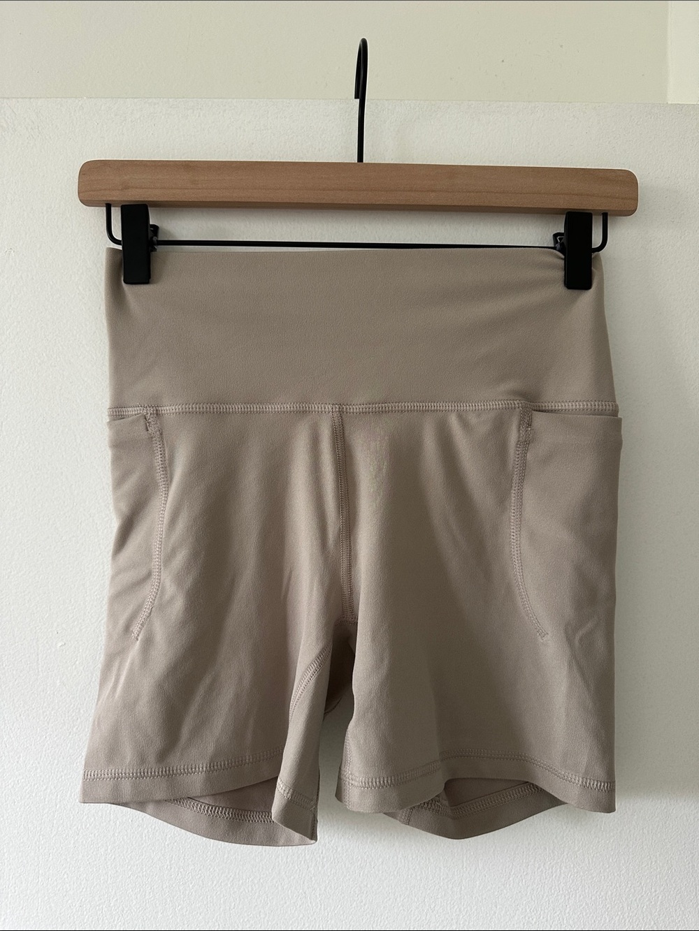NWT Under Armour Meridian Middy Shorts